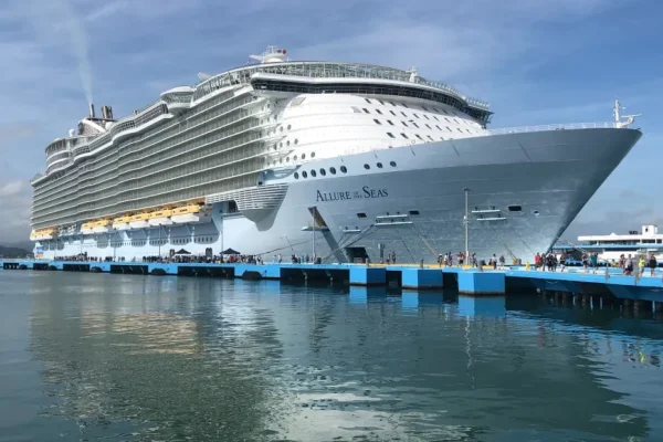 Allure of the Seas cruise ship.jpg